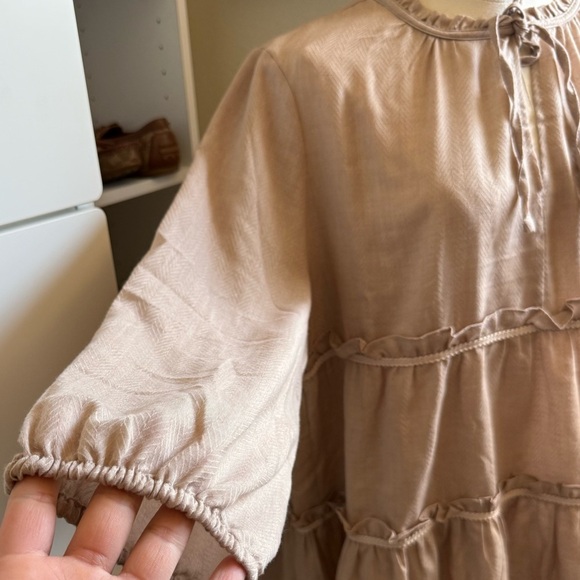 Cato Beautiful Tan Ruffled Long Sleeve Blouse with Collar Detail Size Large - Picture 6 of 10